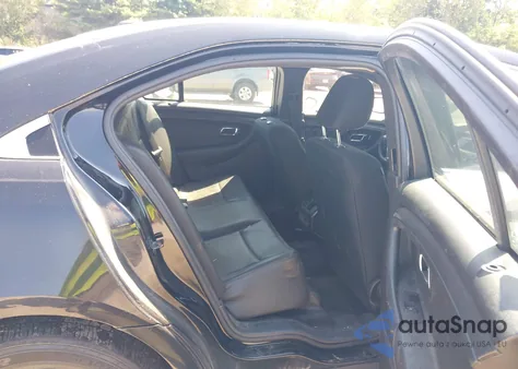 2013 Ford Police Interceptor z USA, uszkodzony, nr VIN 1FAHP2M86DG124609